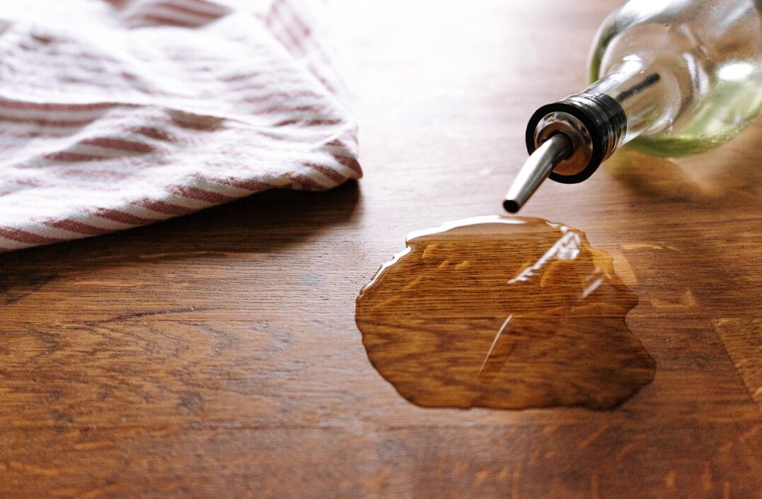 How to Remove Heat Stains From Wood