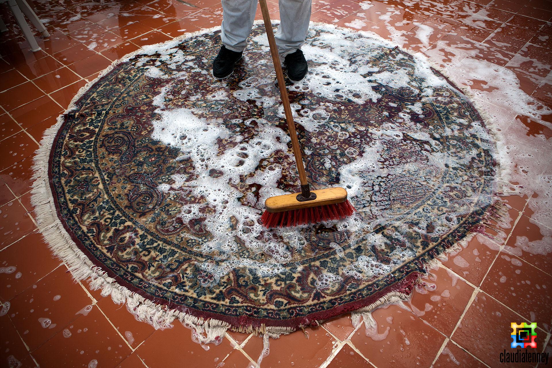 How to Clean Rugs